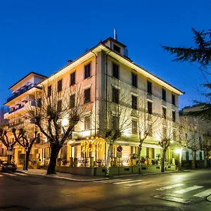 *** Hotel Byron Italy